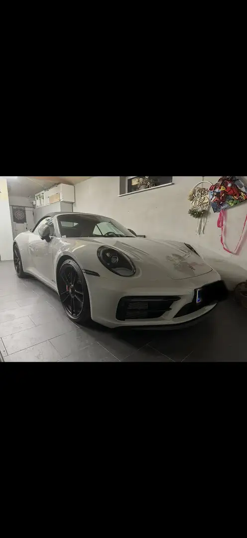 Porsche 992 911 Carrera 4 GTS Cabrio - 1