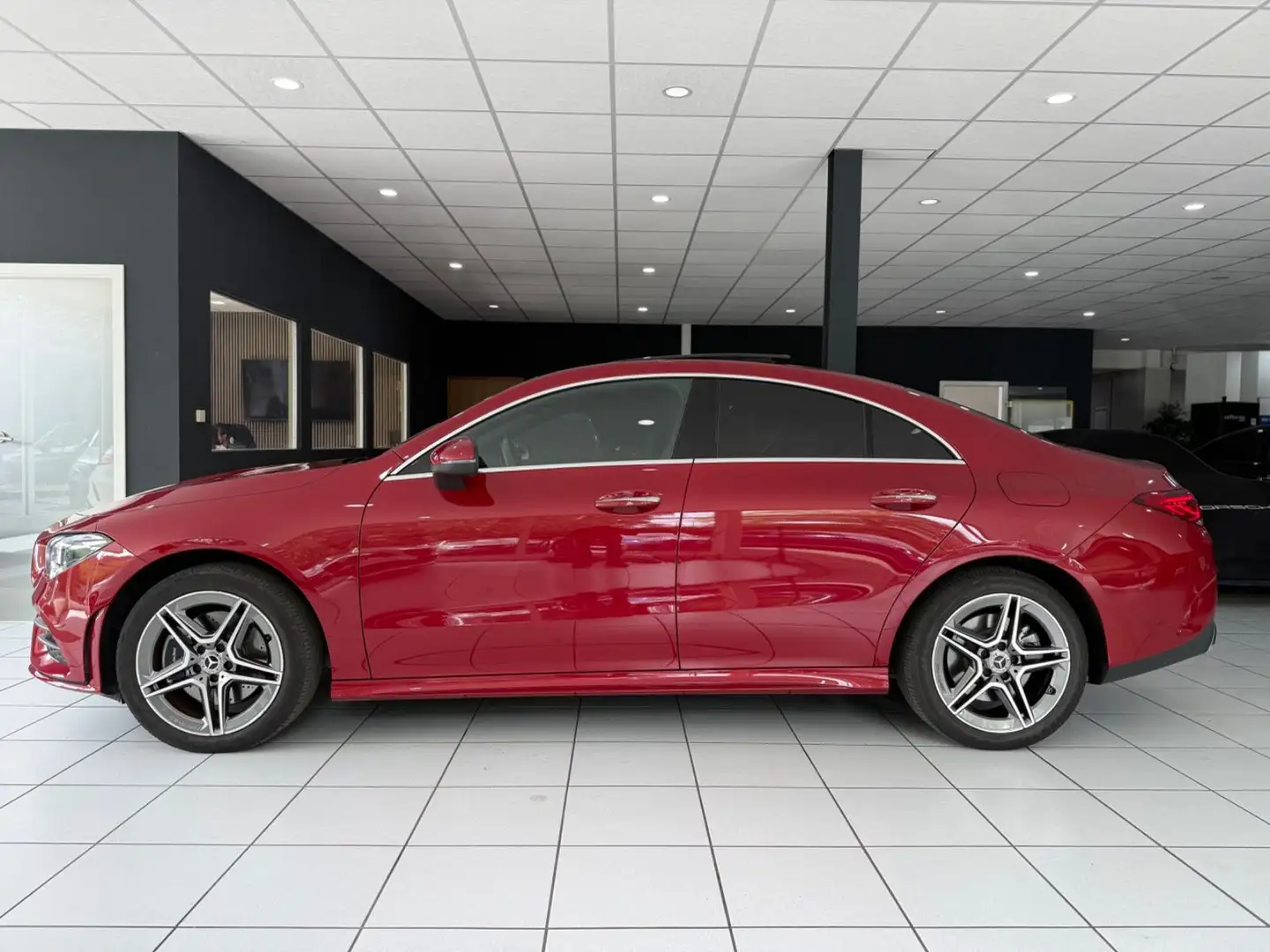 Mercedes-Benz CLA 250 e *AMG-LINE*PANO*KEYLESS*KAMERA*CARPLAY* Roşu - 2