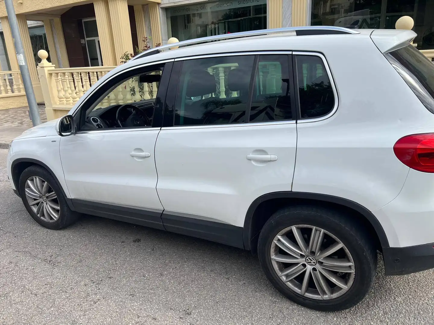 Volkswagen Tiguan Tiguan 2.0TSI  Motion DSG  Motion - 2