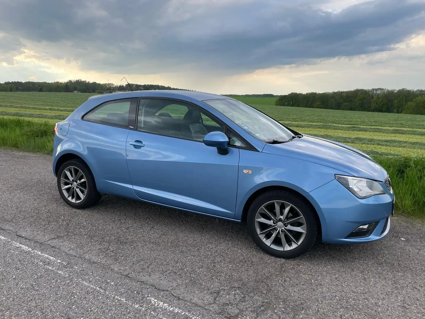 SEAT Ibiza i-Tech - 1