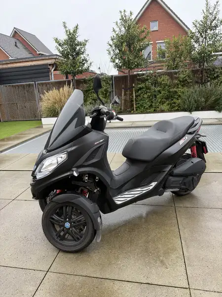 Piaggio MP3 300 - foto 2