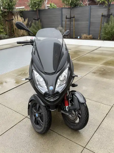 Piaggio MP3 300 - foto 8