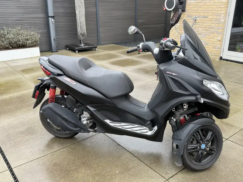 Piaggio MP3 300 - foto 6