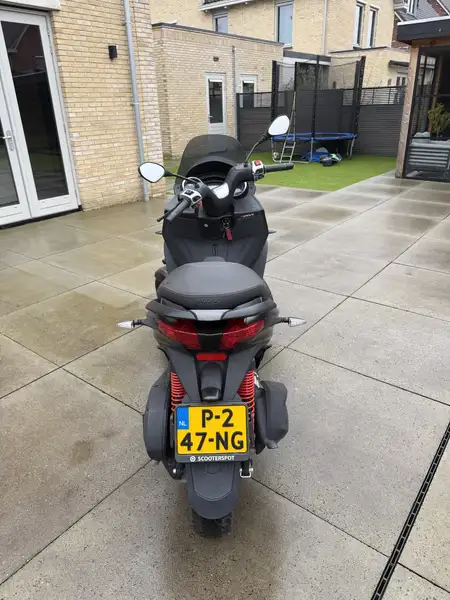 Piaggio MP3 300 - foto 5
