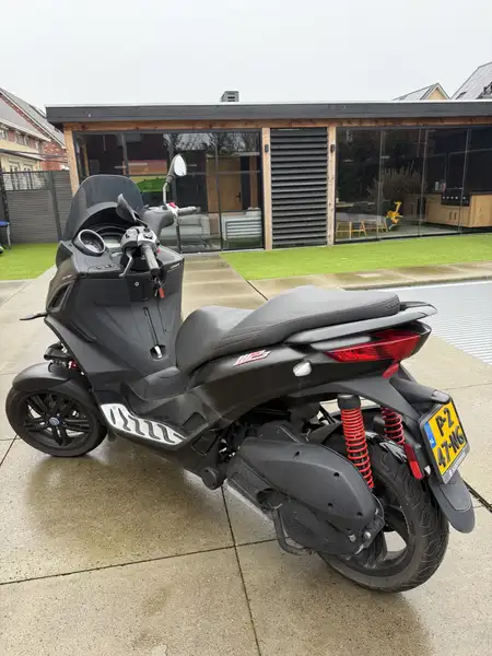 Piaggio MP3 300 - foto 4