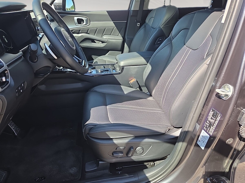 Kia Sorento 1,6 T-GDI Plug-In Hybrid GPF AWD Gold Aut. — photo 13