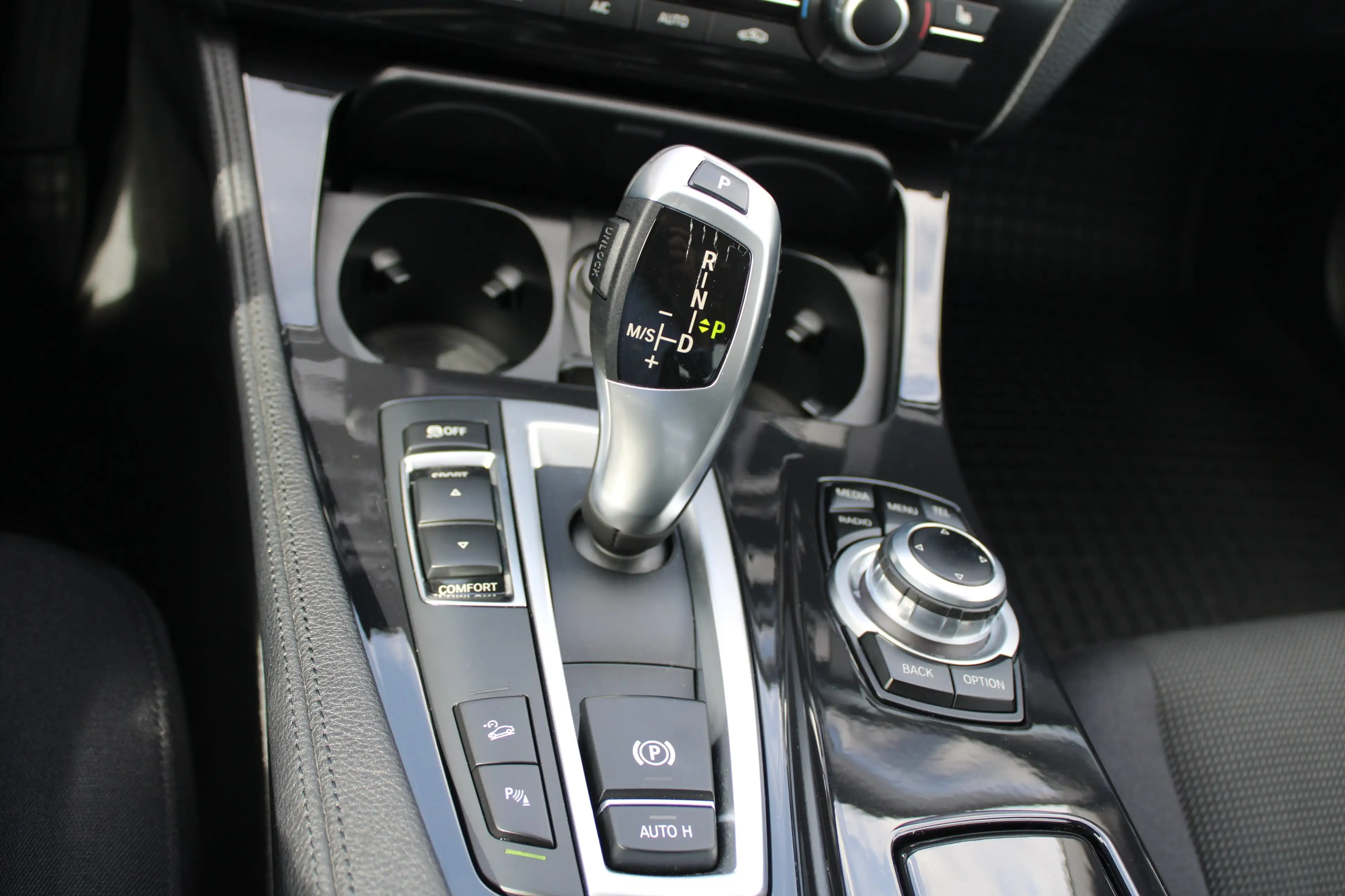 BMW 525 525 d xDrive — photo 15