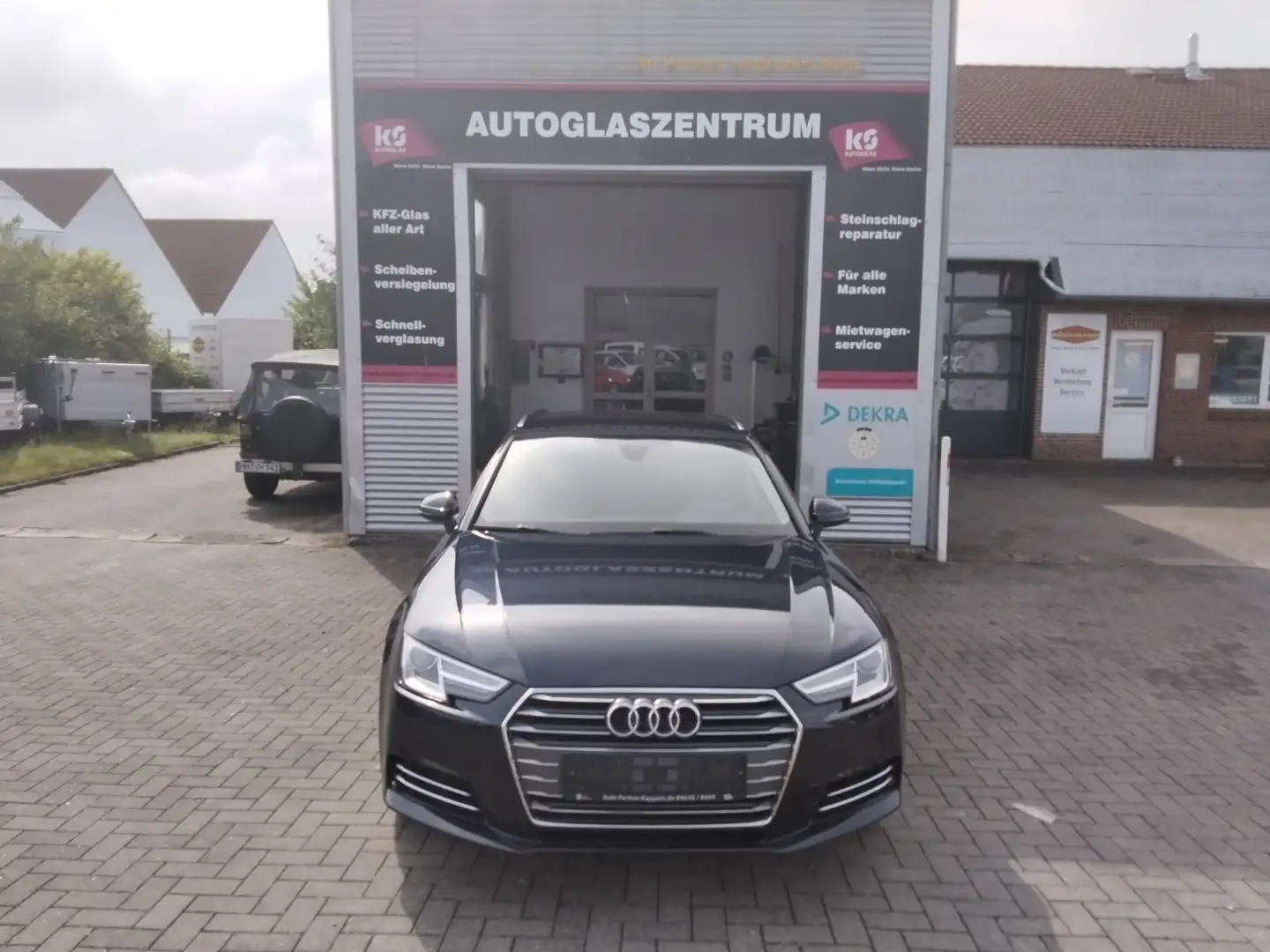 Audi A4 2.0TDI Avant Sport/Xenon-Plus/AHK/MMI-Interface/BT Blau - 2