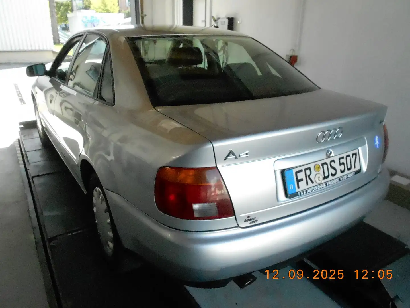 Audi A4 A4 1.6 Silber - 2