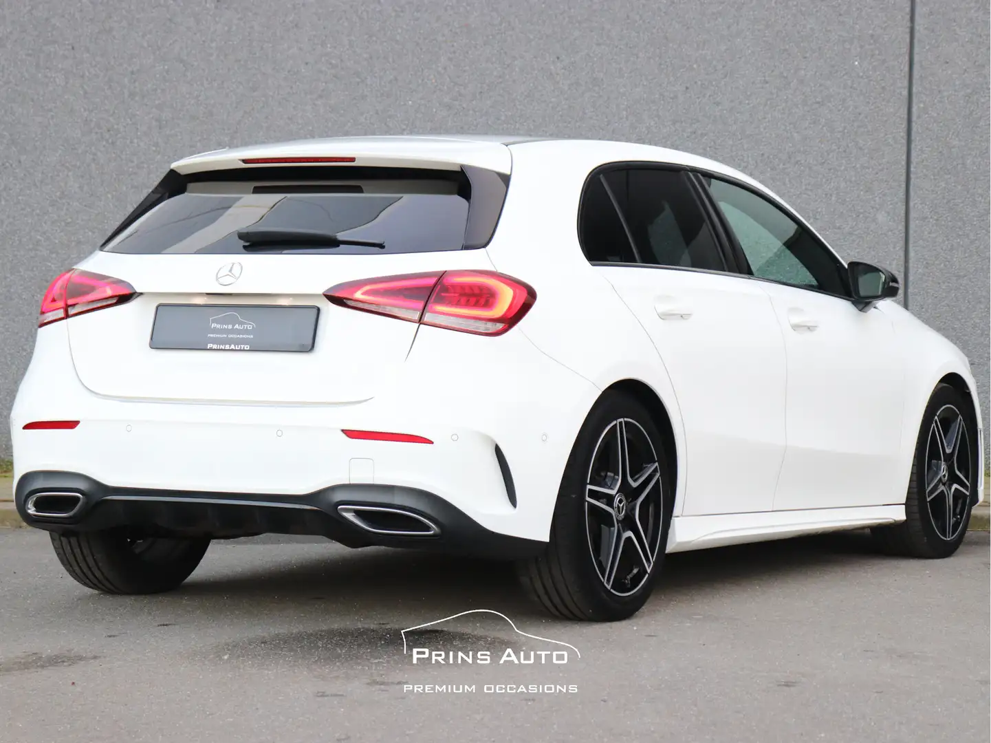 Mercedes-Benz A 180 Business Solution AMG |PANO|CAMERA|ORIG. NL|STOELV Wit - 2