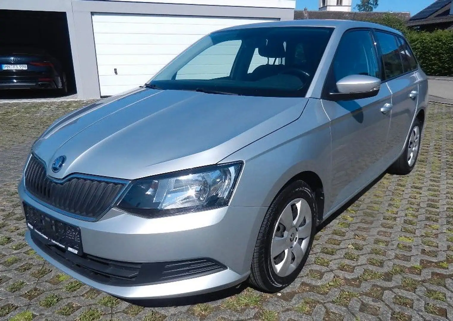 Skoda Fabia Combi Ambition AHK-PDC-Tempom. Silber - 1