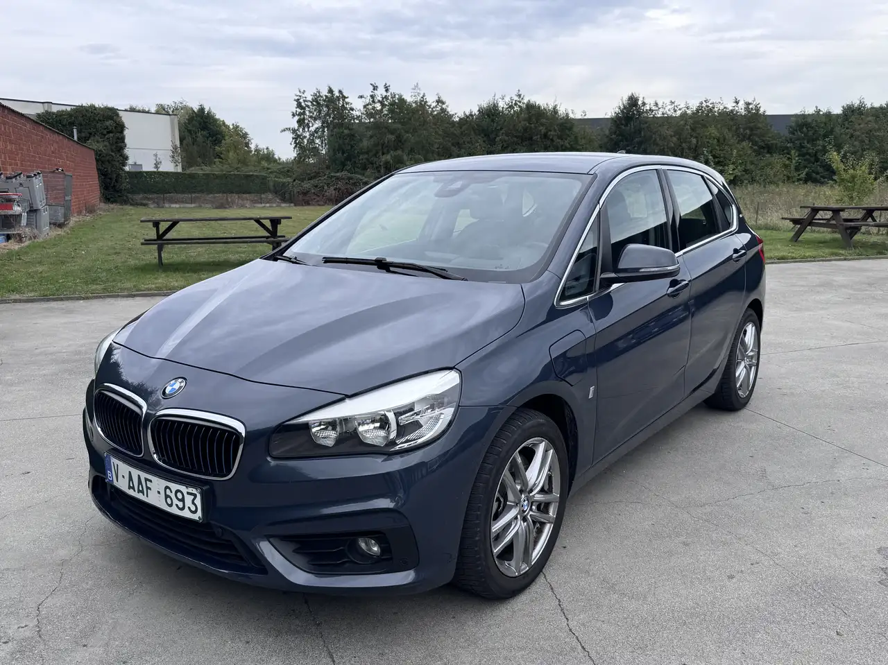 BMW 225