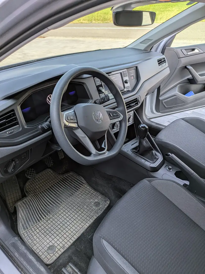 Volkswagen Polo 1,0 Grau - 2
