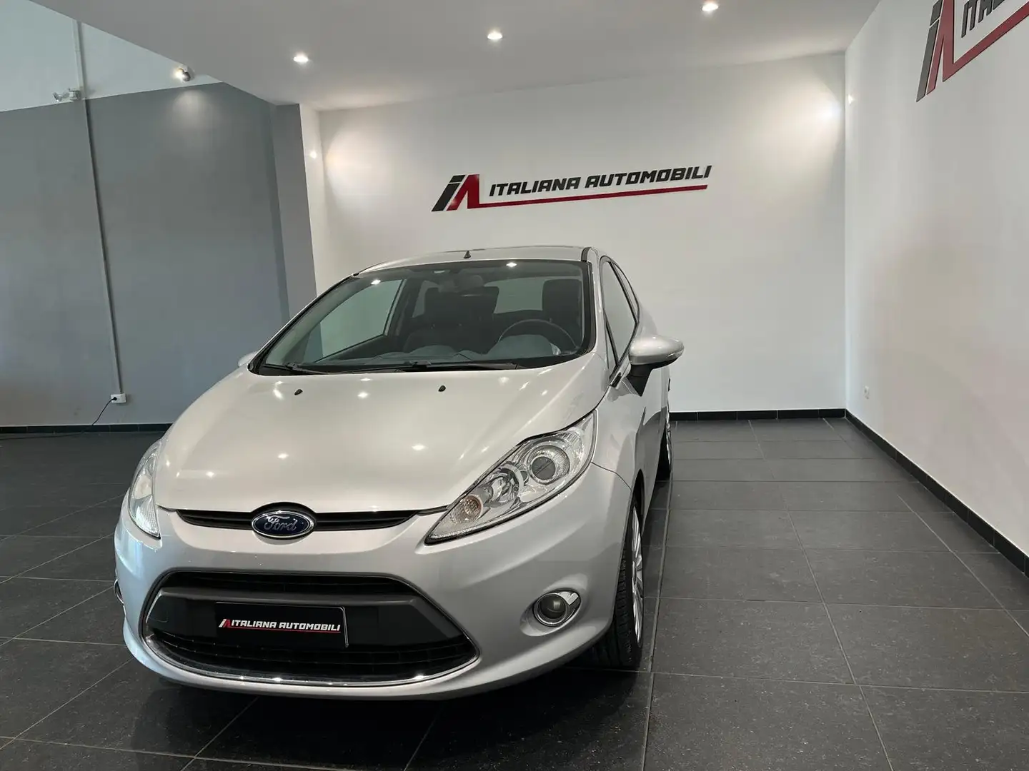 Ford Fiesta Fiesta VI 2008 3p 1.4 tdci Titanium c/esp Zilver - 2