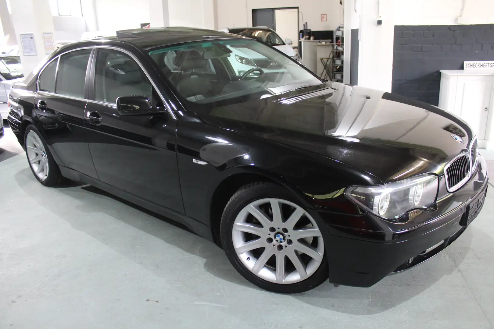 BMW 745 745i Czarny - 1