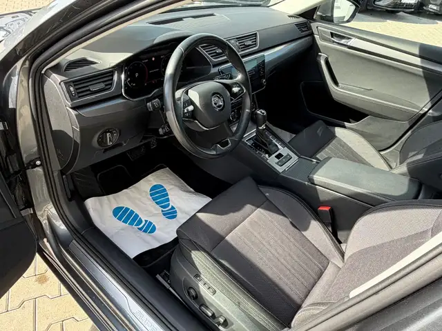 Skoda Superb view 8