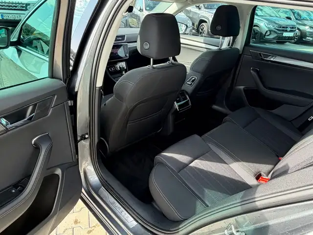 Skoda Superb view 12
