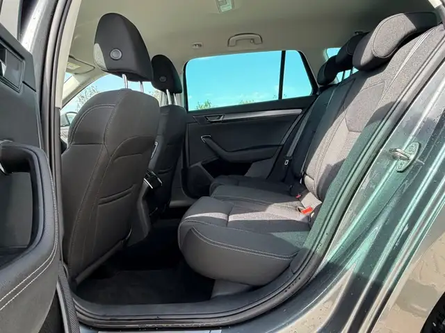 Skoda Superb view 13