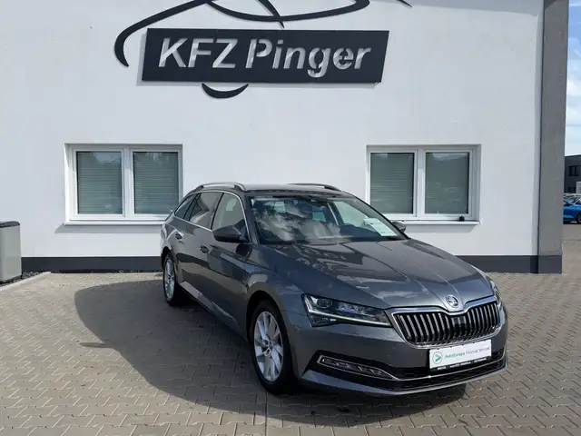 Skoda Superb main image