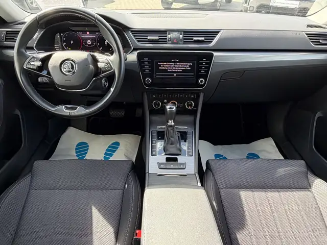 Skoda Superb view 10