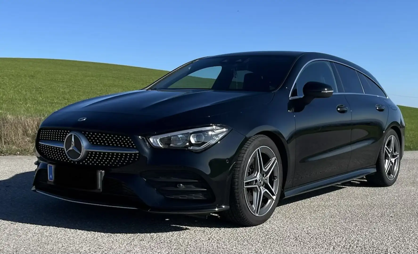 Mercedes-Benz CLA 180 Shooting Brake AMG Line - 1