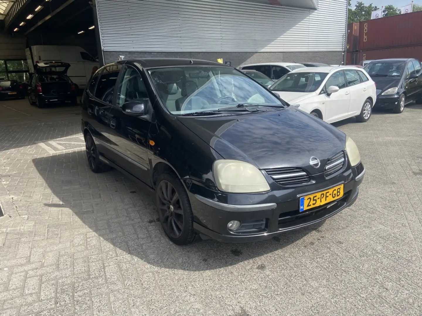 Nissan Almera Tino 1.8 Acenta Noir - 1
