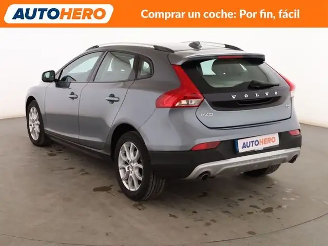 Volvo V40 view 4