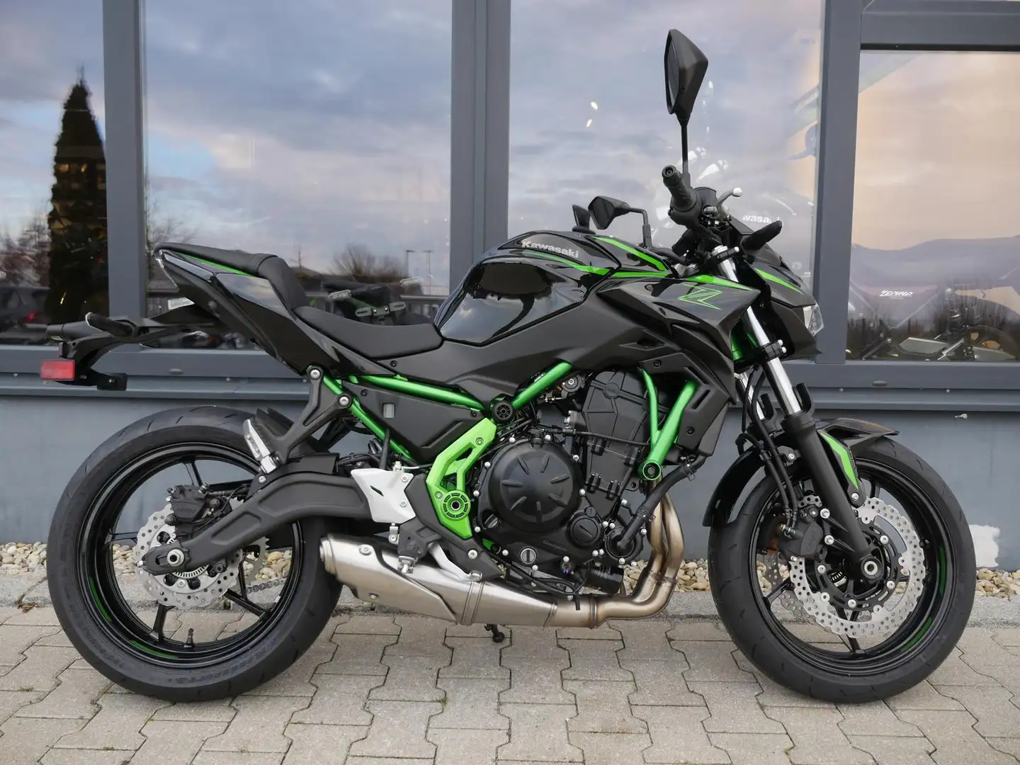 Kawasaki Z 650 Z 650 - neu - 4 Jahre Garantie - mehrere Farben - 2