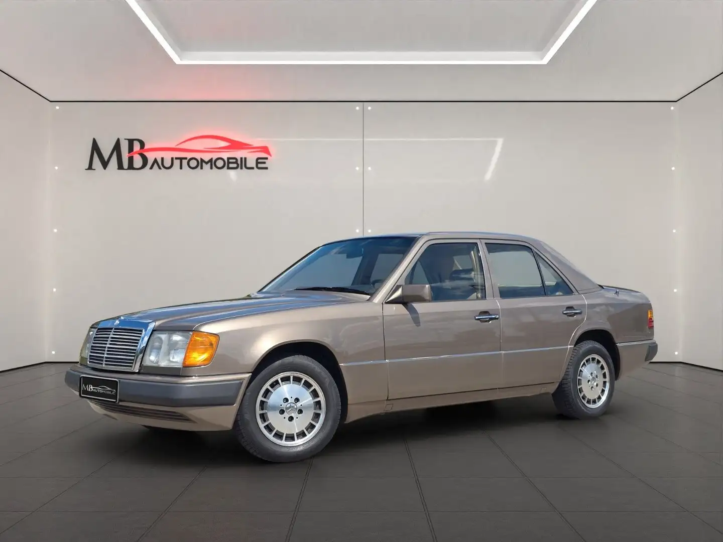 Mercedes-Benz 250 D *ZENTRAL*E-FENSTER*4 GANG AUTOMATIK*H-KEN. Marrón - 1