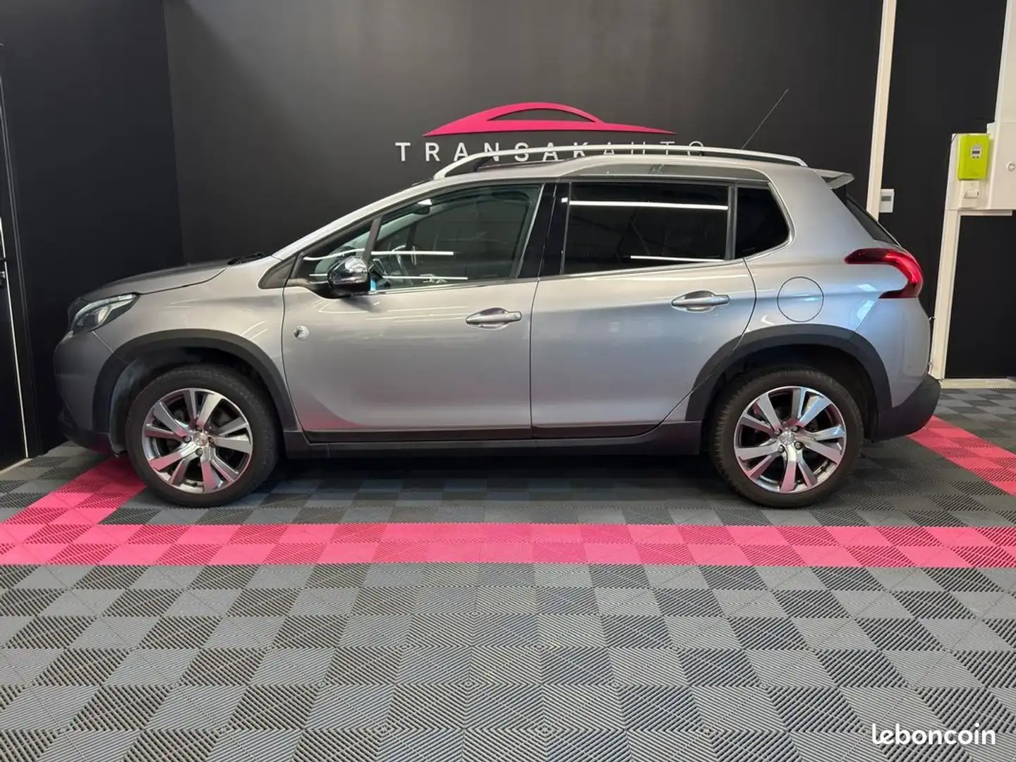 Peugeot 2008 130ch BVM6 Crossway SUIVI COMPLET DISTRIBUTION À JOUR Grijs - 2