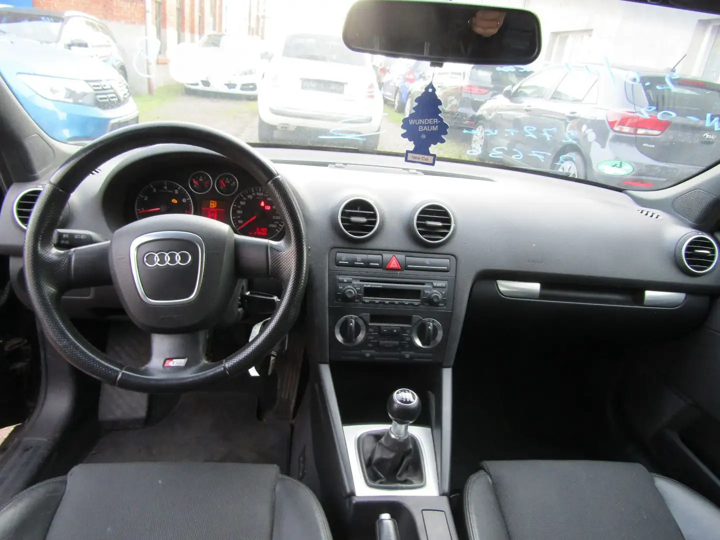 Audi A3 Sportback 2.0 FSI S line Sportpaket plus Schwarz - 2