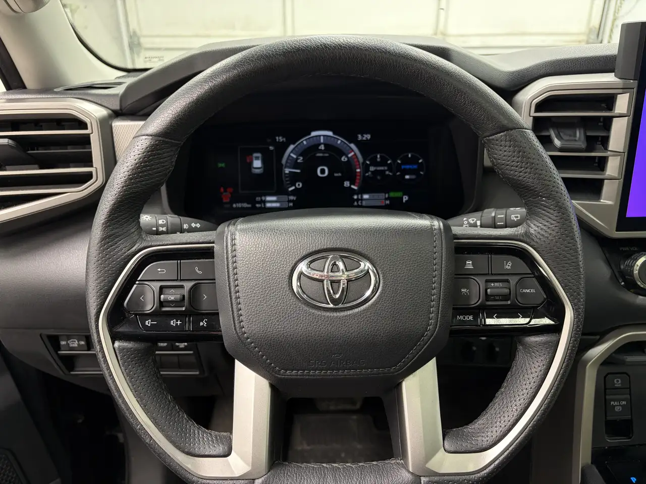 Toyota Sequoia снимка Toyota Sequoia