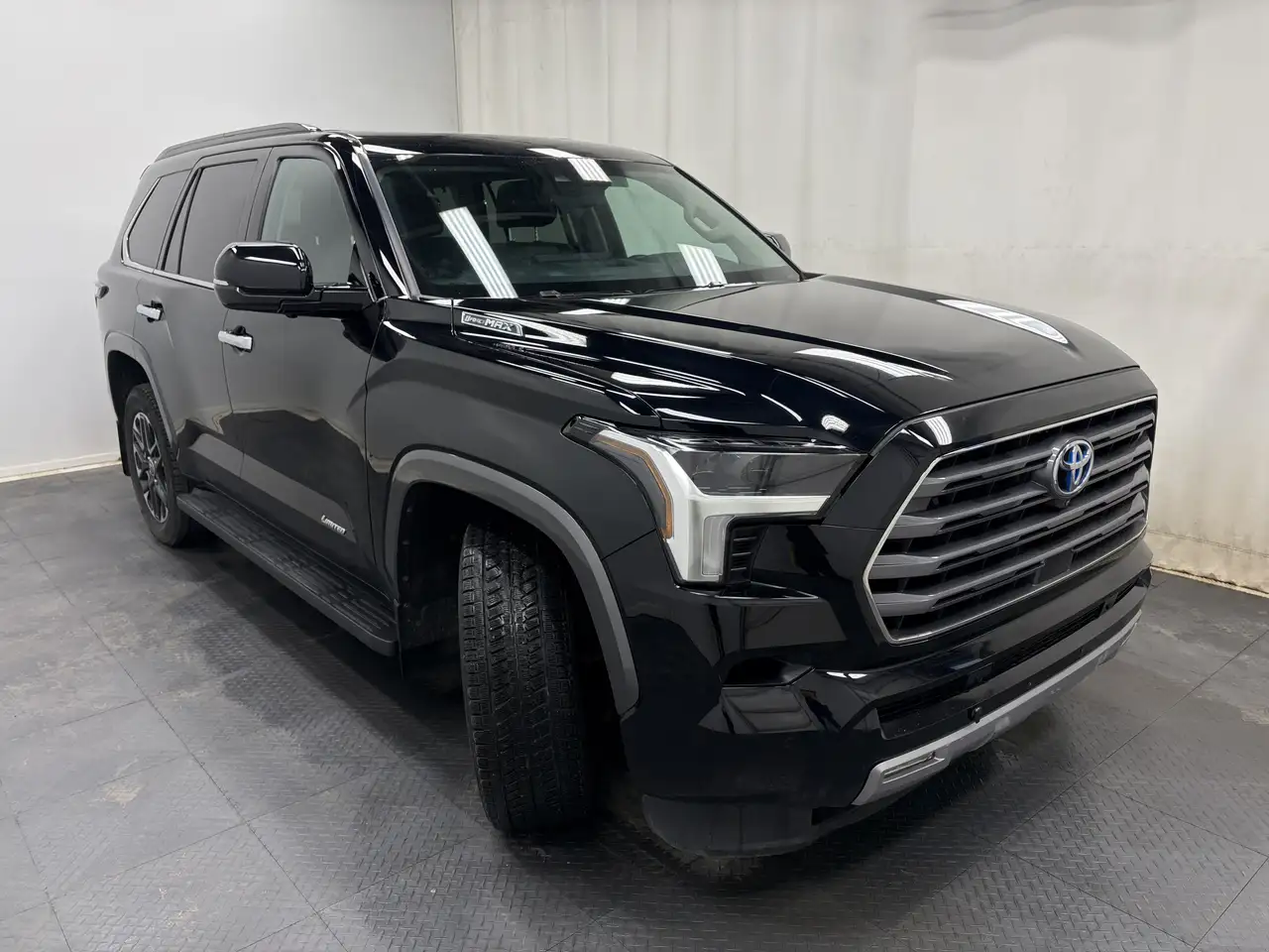 Toyota Sequoia снимка Toyota Sequoia