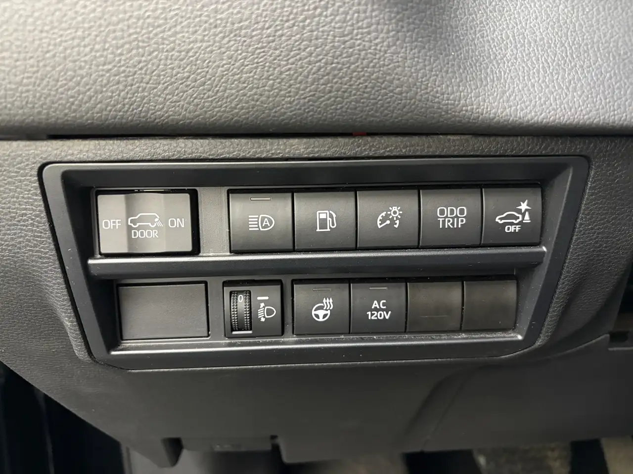 Toyota Sequoia снимка Toyota Sequoia