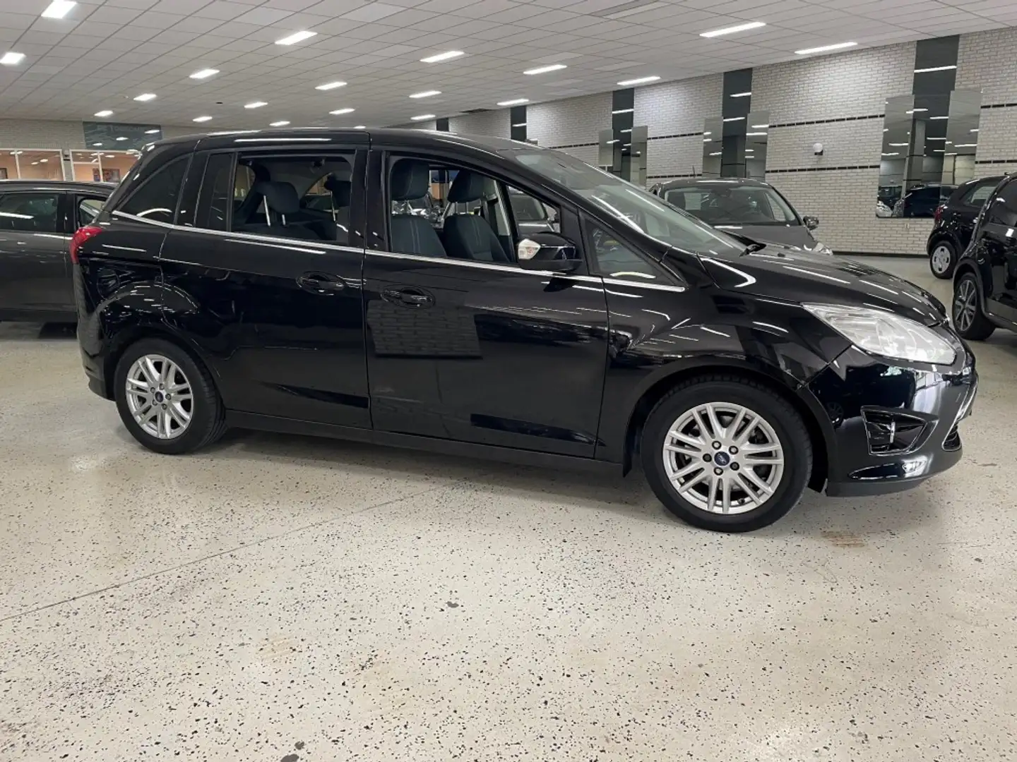 Ford Grand C-Max 1.0  6 Persoons / Climat / Cruise / Camera / Navi Negro - 2