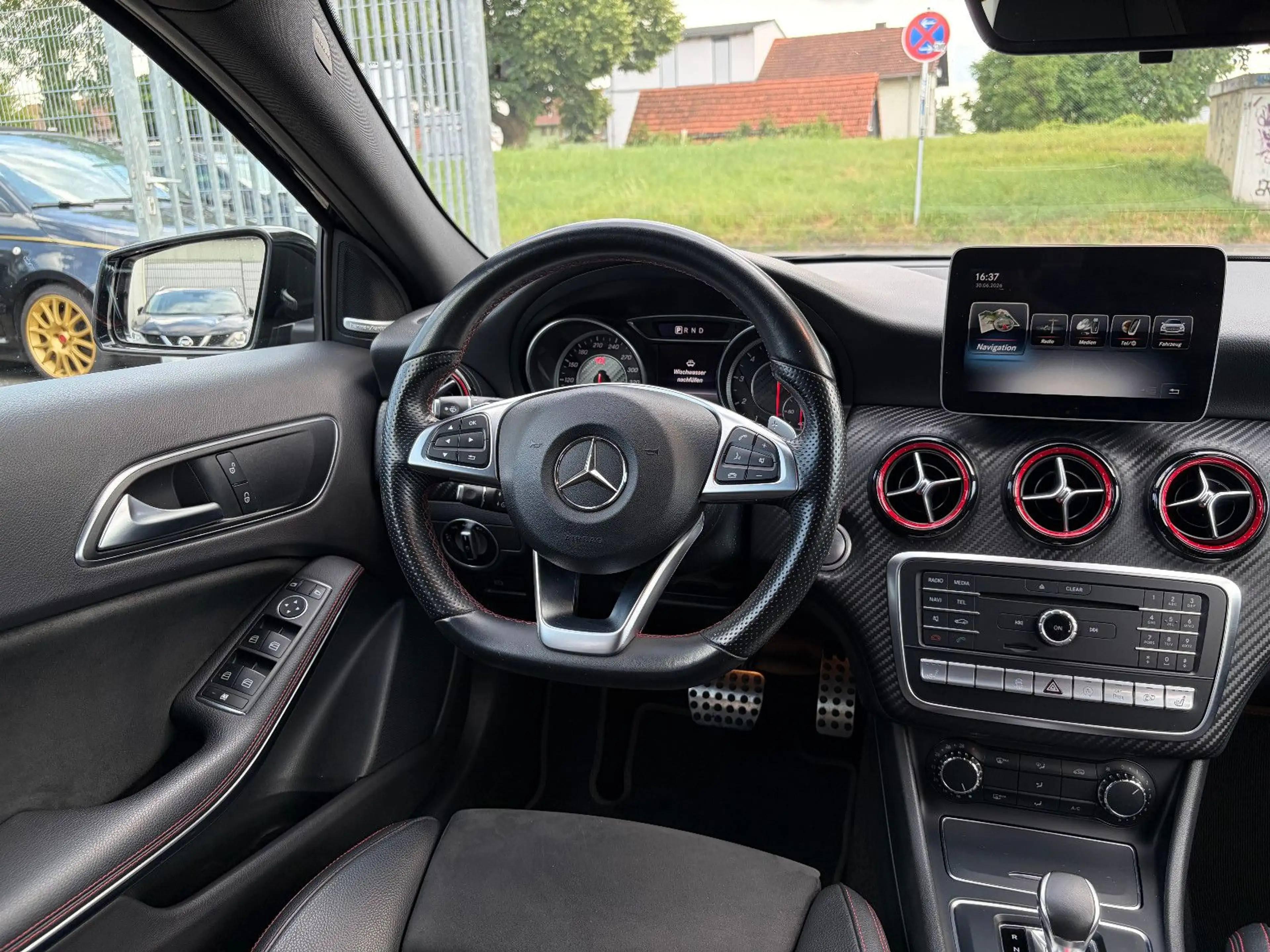 Mercedes-Benz A 45 AMG /Navi/Pano/Harman-Kardon/Night-Paket — photo 14