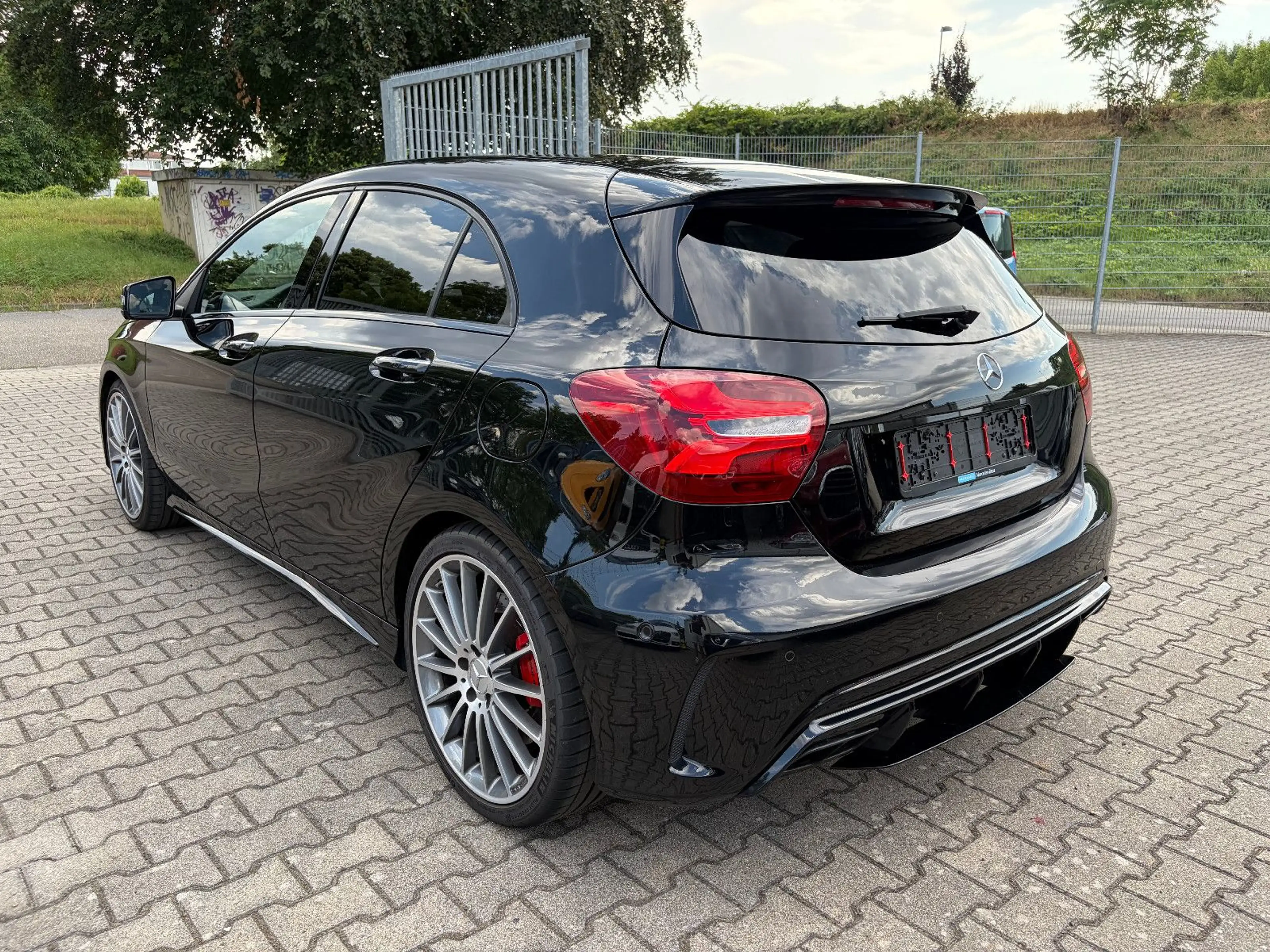 Mercedes-Benz A 45 AMG /Navi/Pano/Harman-Kardon/Night-Paket — photo 3
