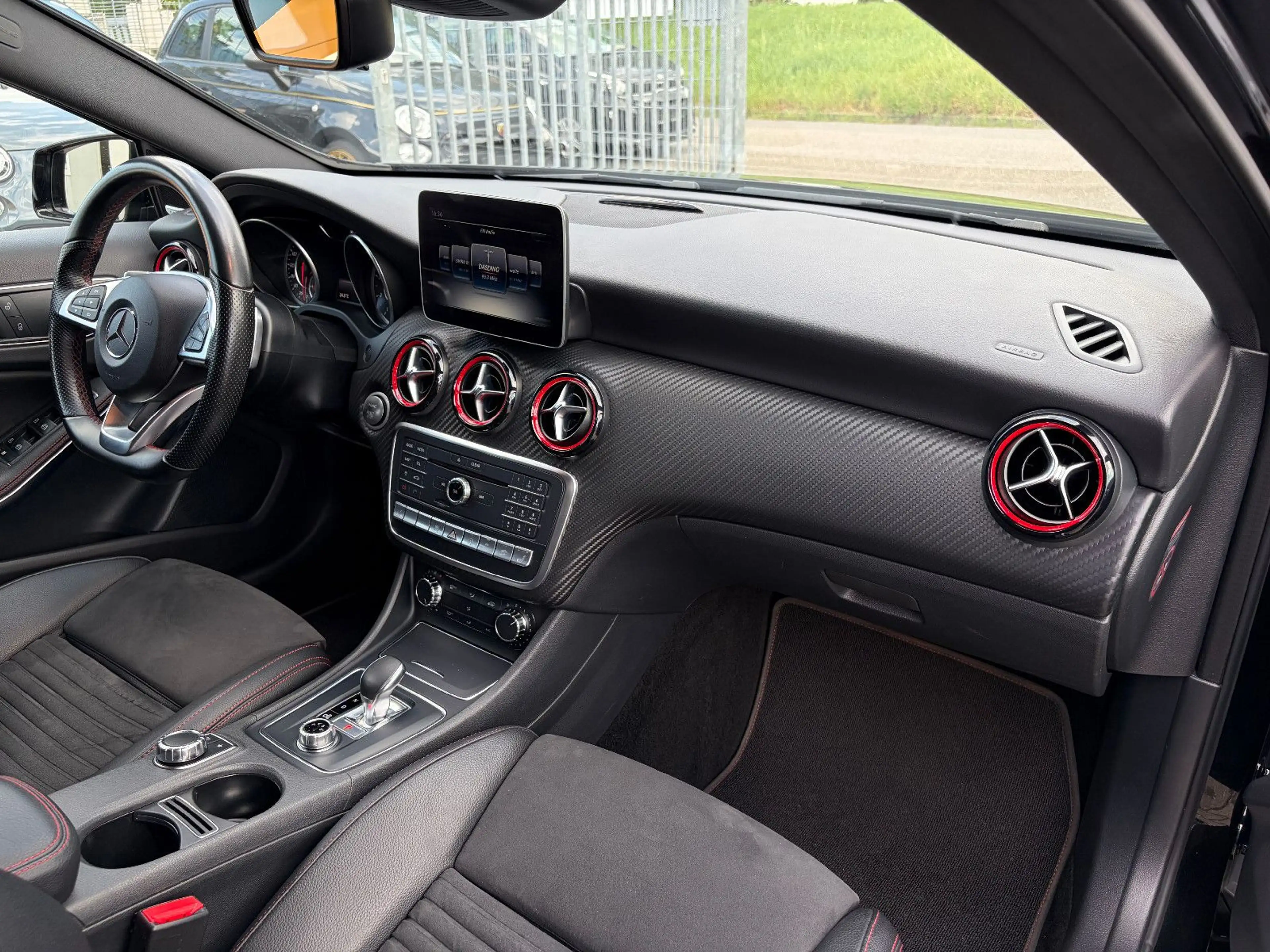 Mercedes-Benz A 45 AMG /Navi/Pano/Harman-Kardon/Night-Paket — photo 10