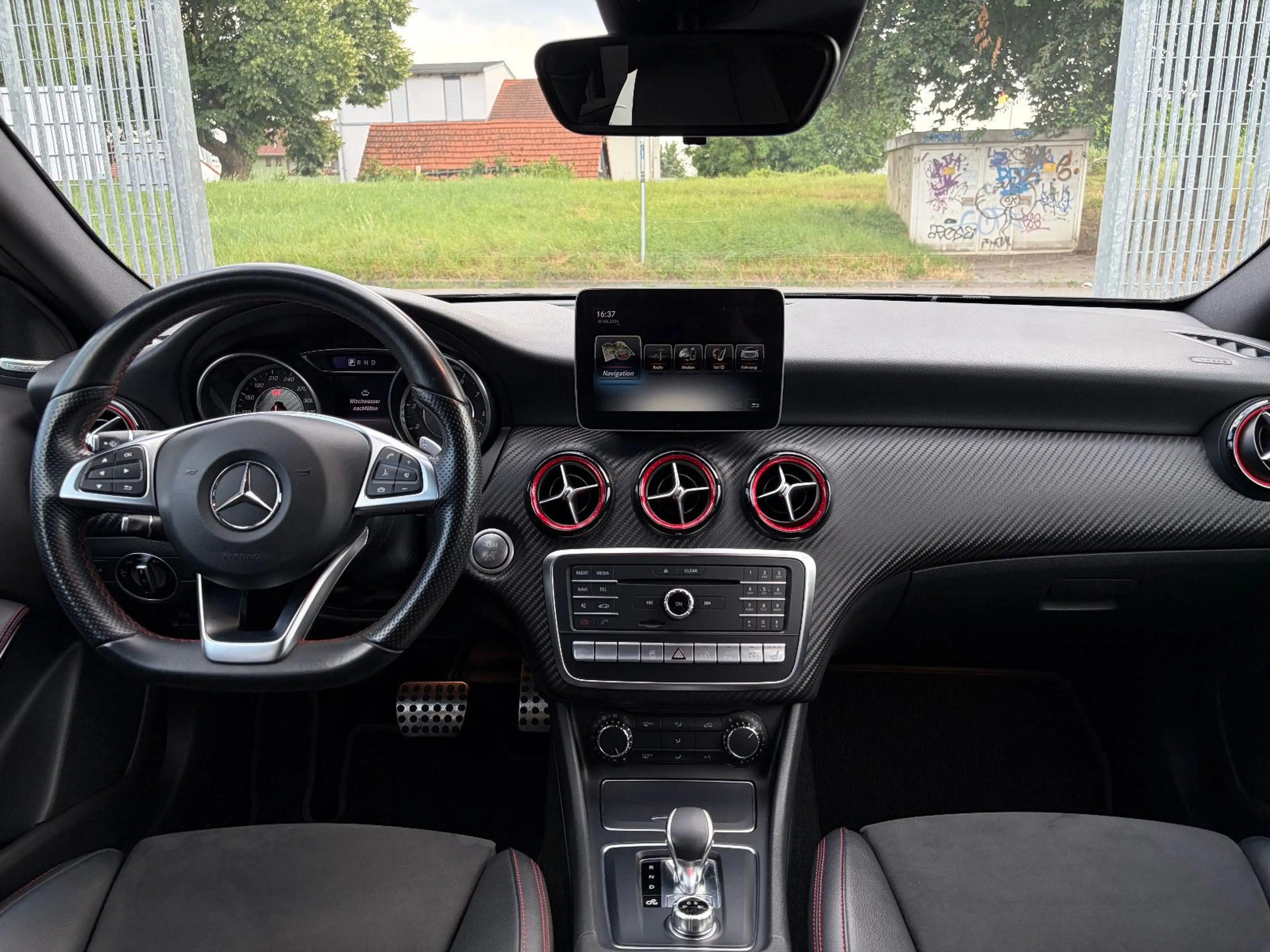 Mercedes-Benz A 45 AMG /Navi/Pano/Harman-Kardon/Night-Paket — photo 13