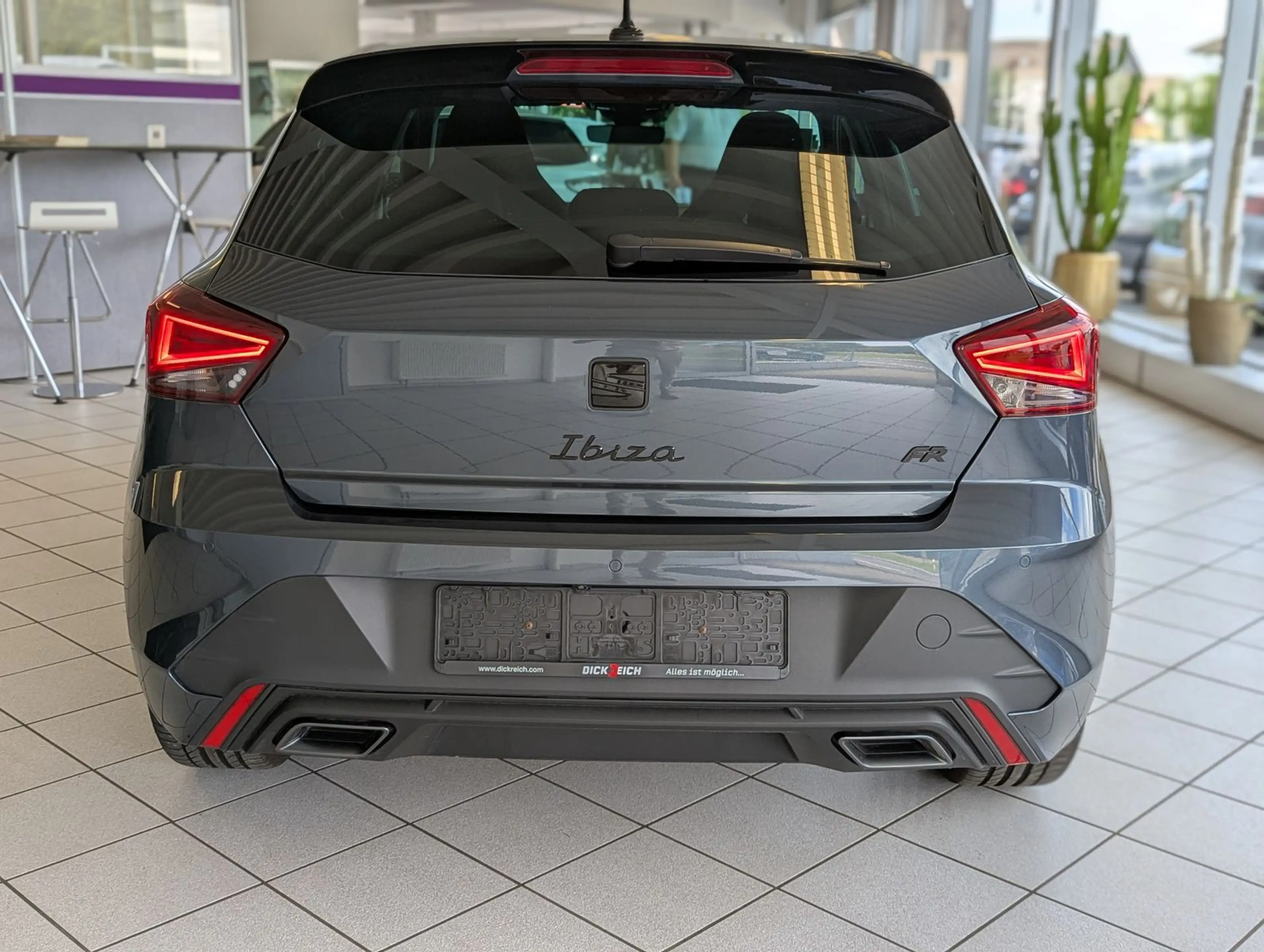 SEAT Ibiza 1.0 TSI FR Black Edition Navi ACC LED 18" — photo 6