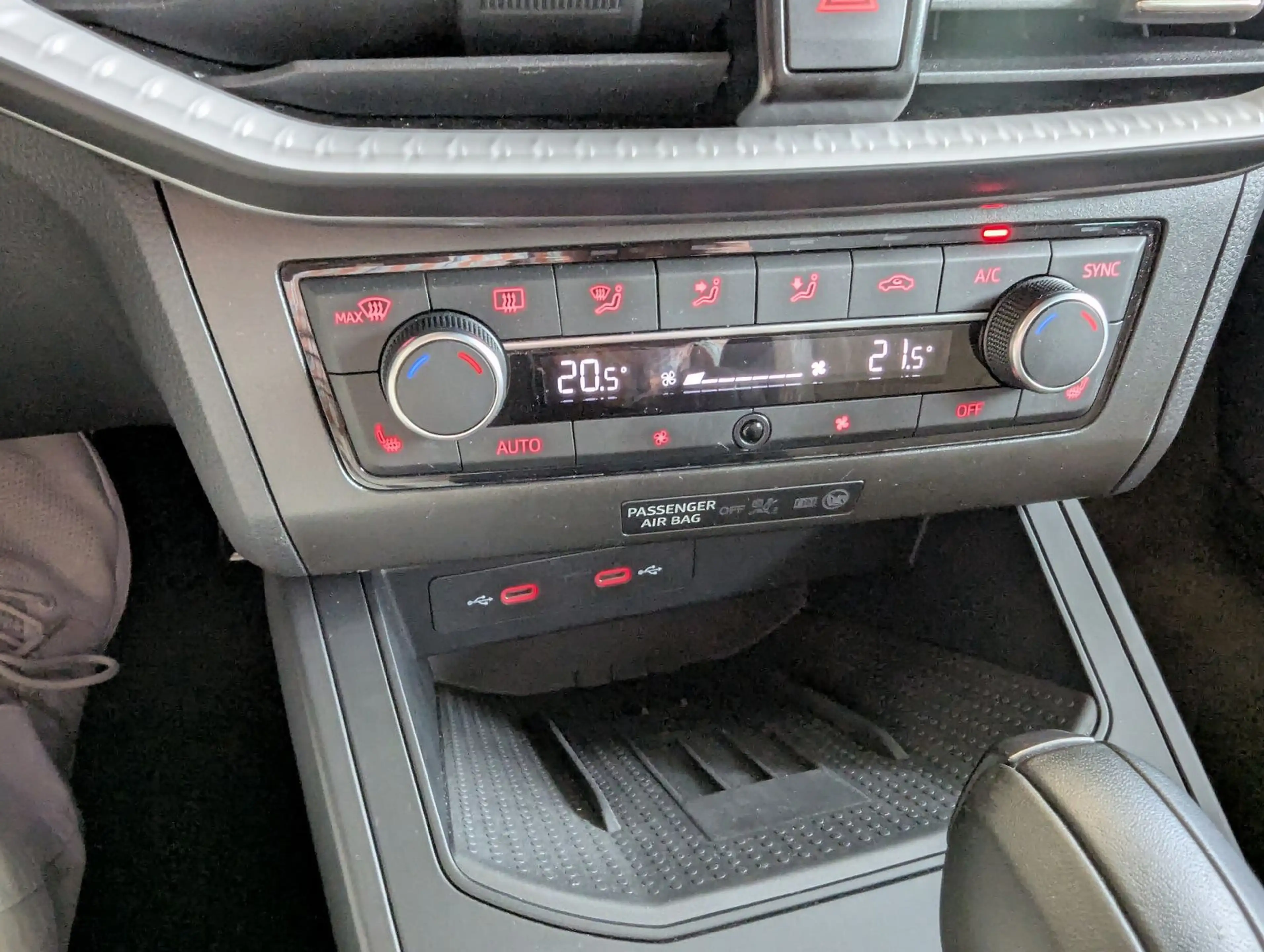 SEAT Ibiza 1.0 TSI FR Black Edition Navi ACC LED 18" — photo 23