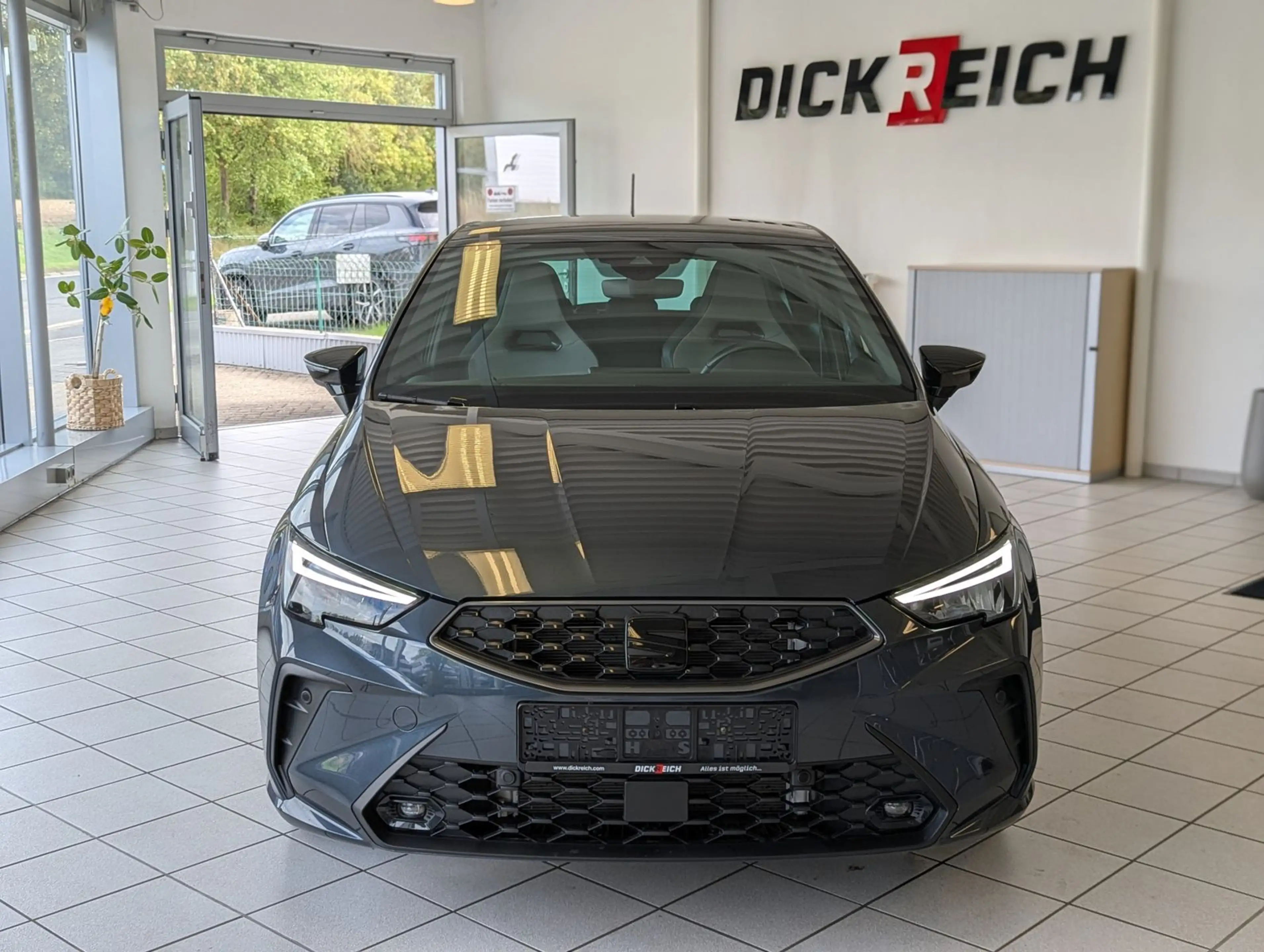SEAT Ibiza 1.0 TSI FR Black Edition Navi ACC LED 18" — photo 2
