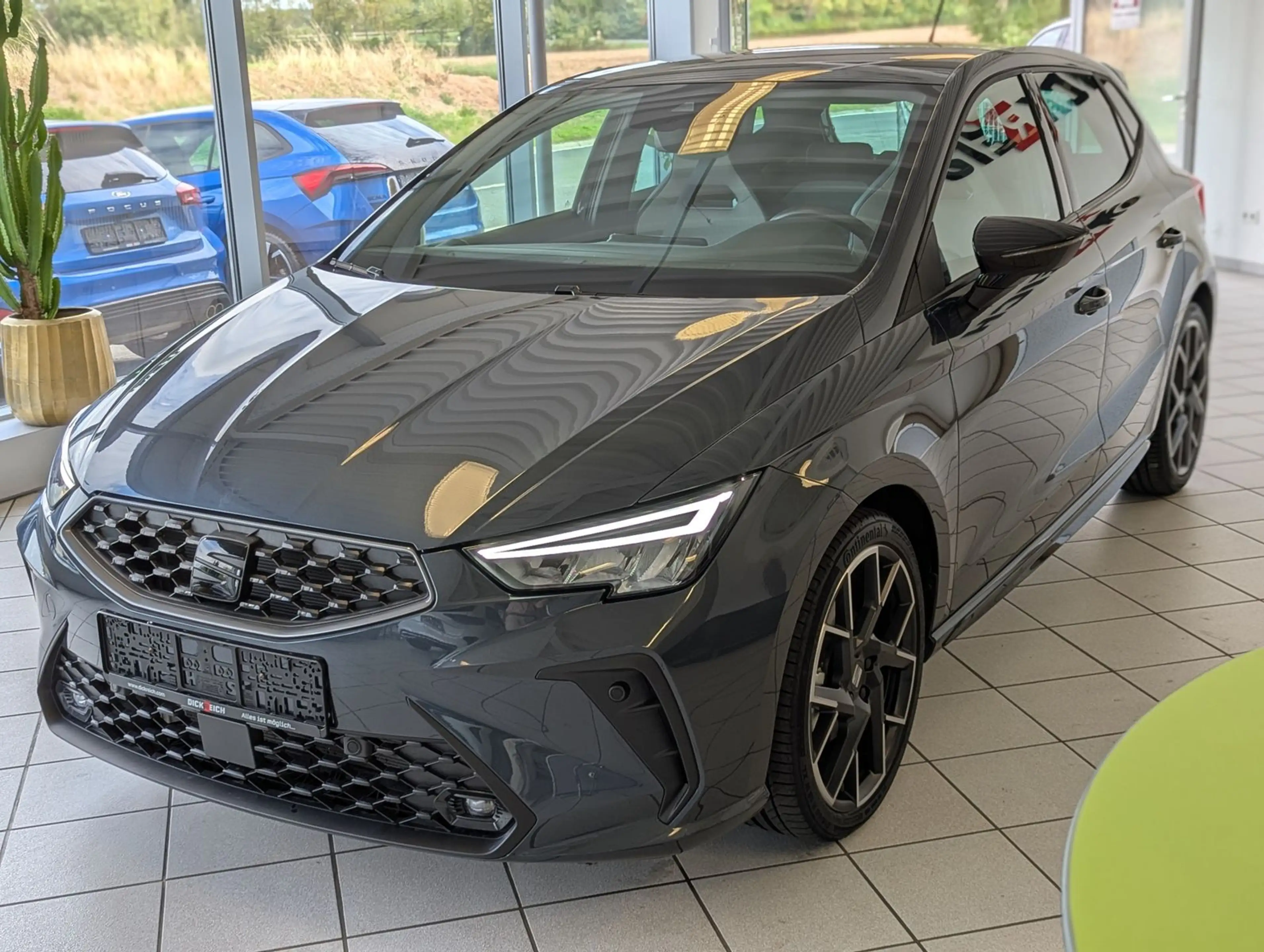 SEAT Ibiza 1.0 TSI FR Black Edition Navi ACC LED 18" — photo 3