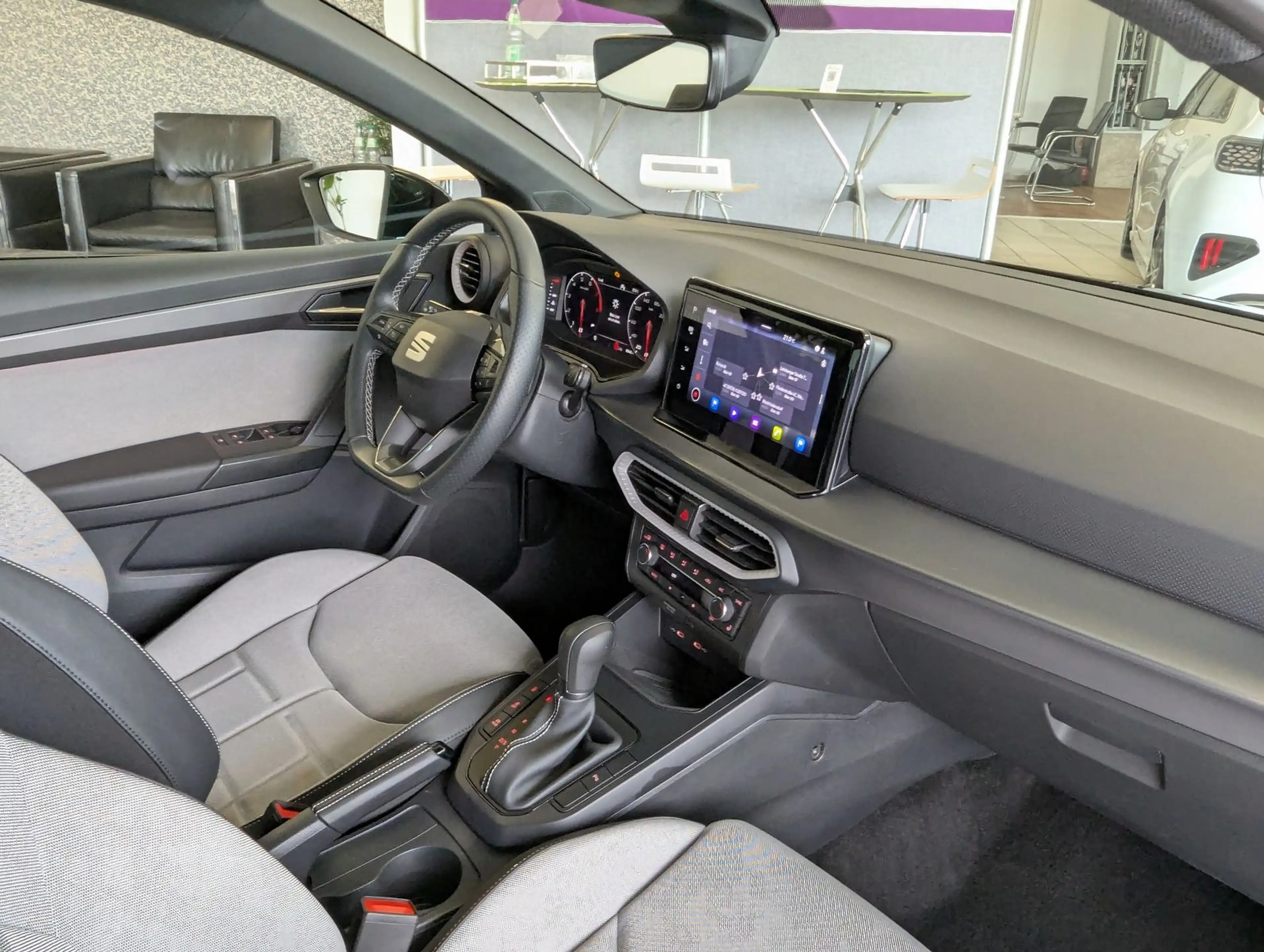 SEAT Ibiza 1.0 TSI FR Black Edition Navi ACC LED 18" — photo 12