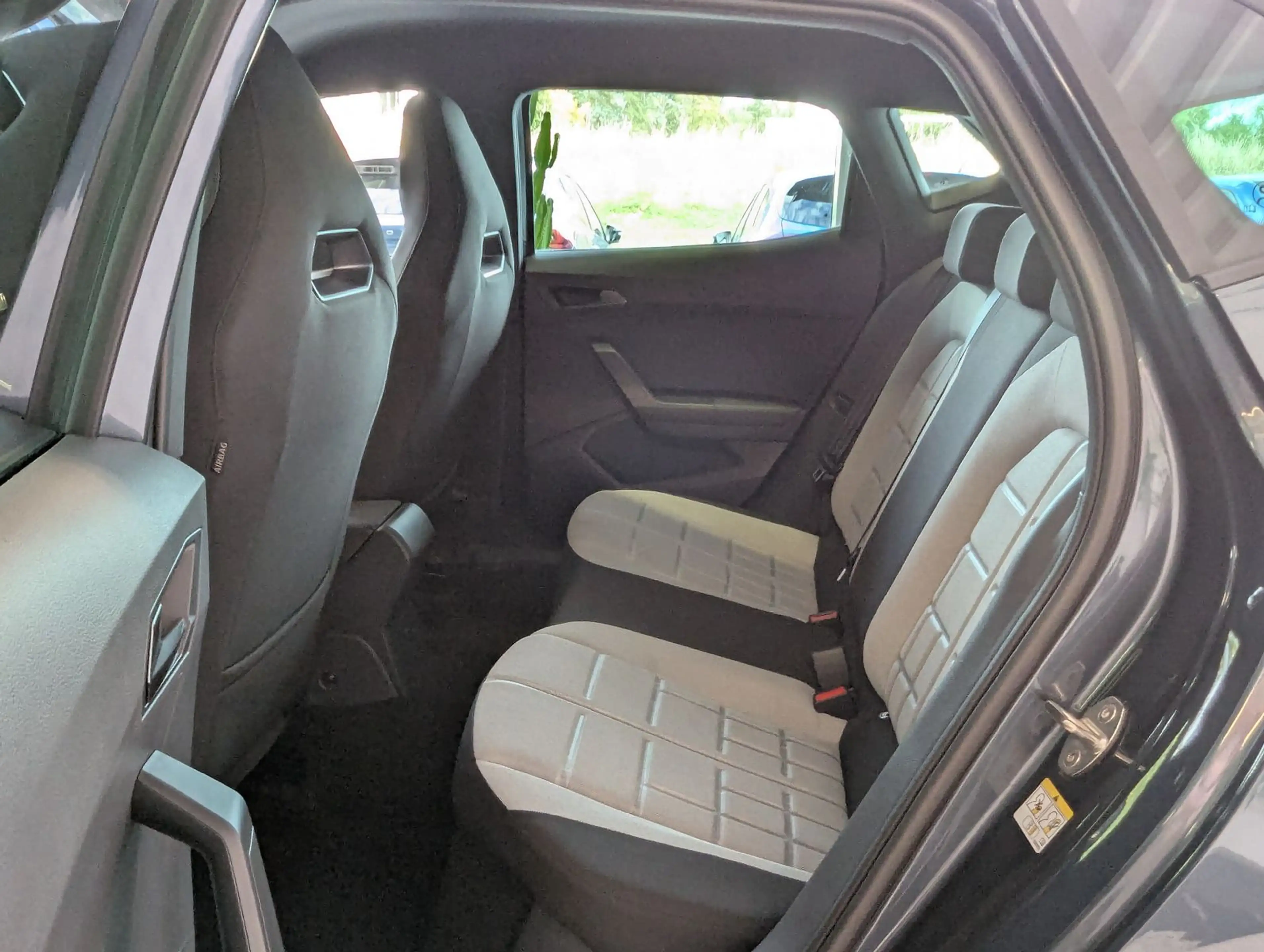 SEAT Ibiza 1.0 TSI FR Black Edition Navi ACC LED 18" — photo 14