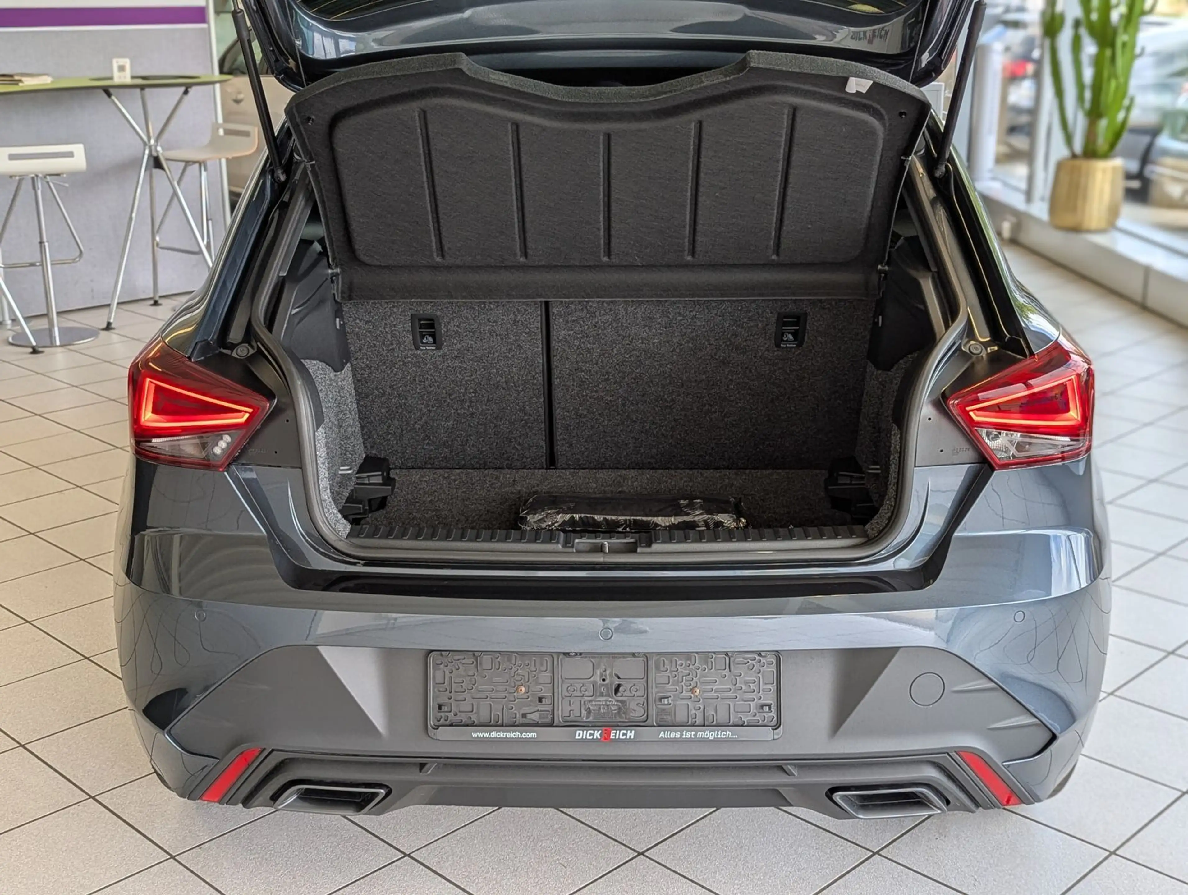 SEAT Ibiza 1.0 TSI FR Black Edition Navi ACC LED 18" — photo 18
