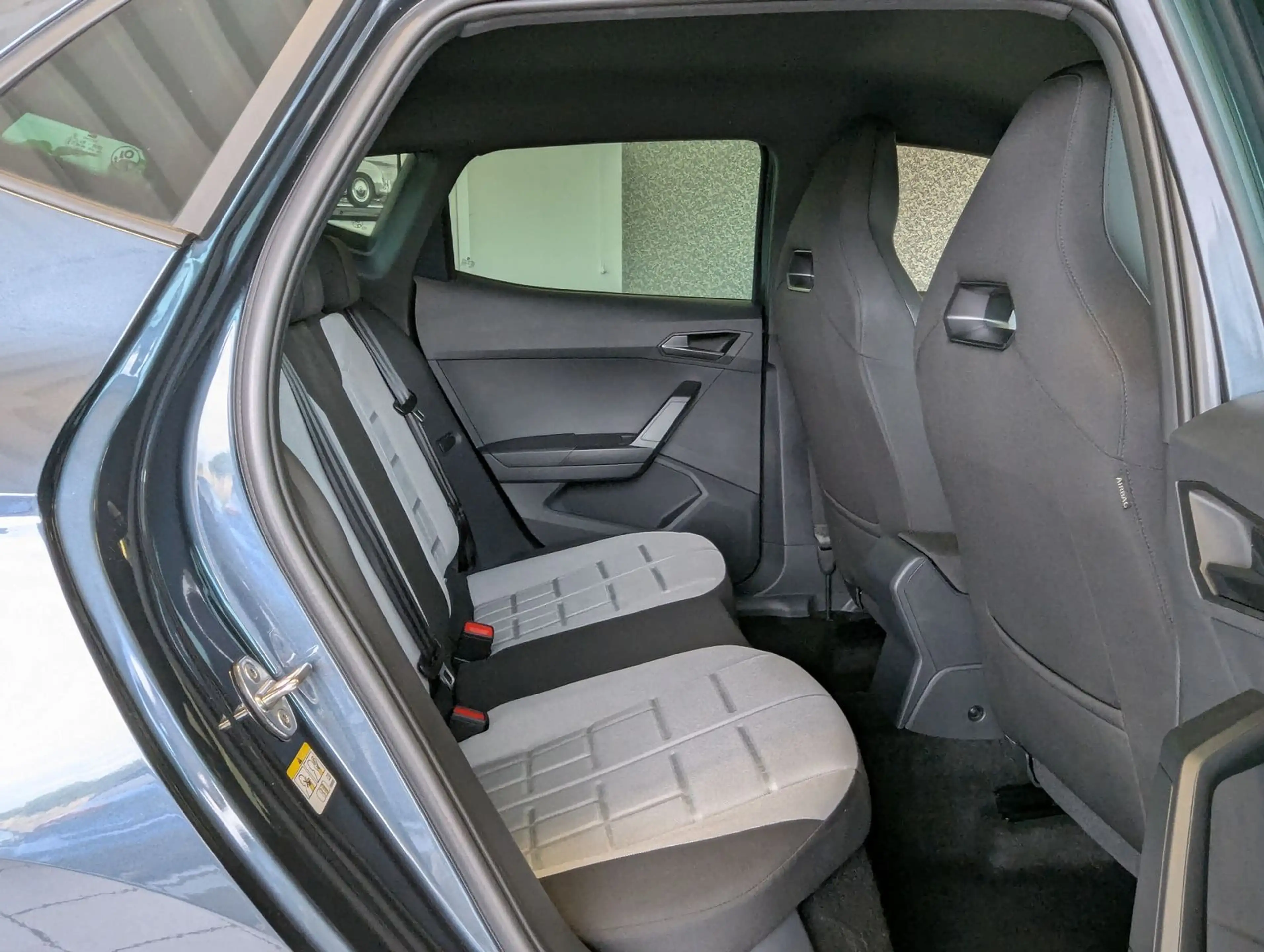 SEAT Ibiza 1.0 TSI FR Black Edition Navi ACC LED 18" — photo 15