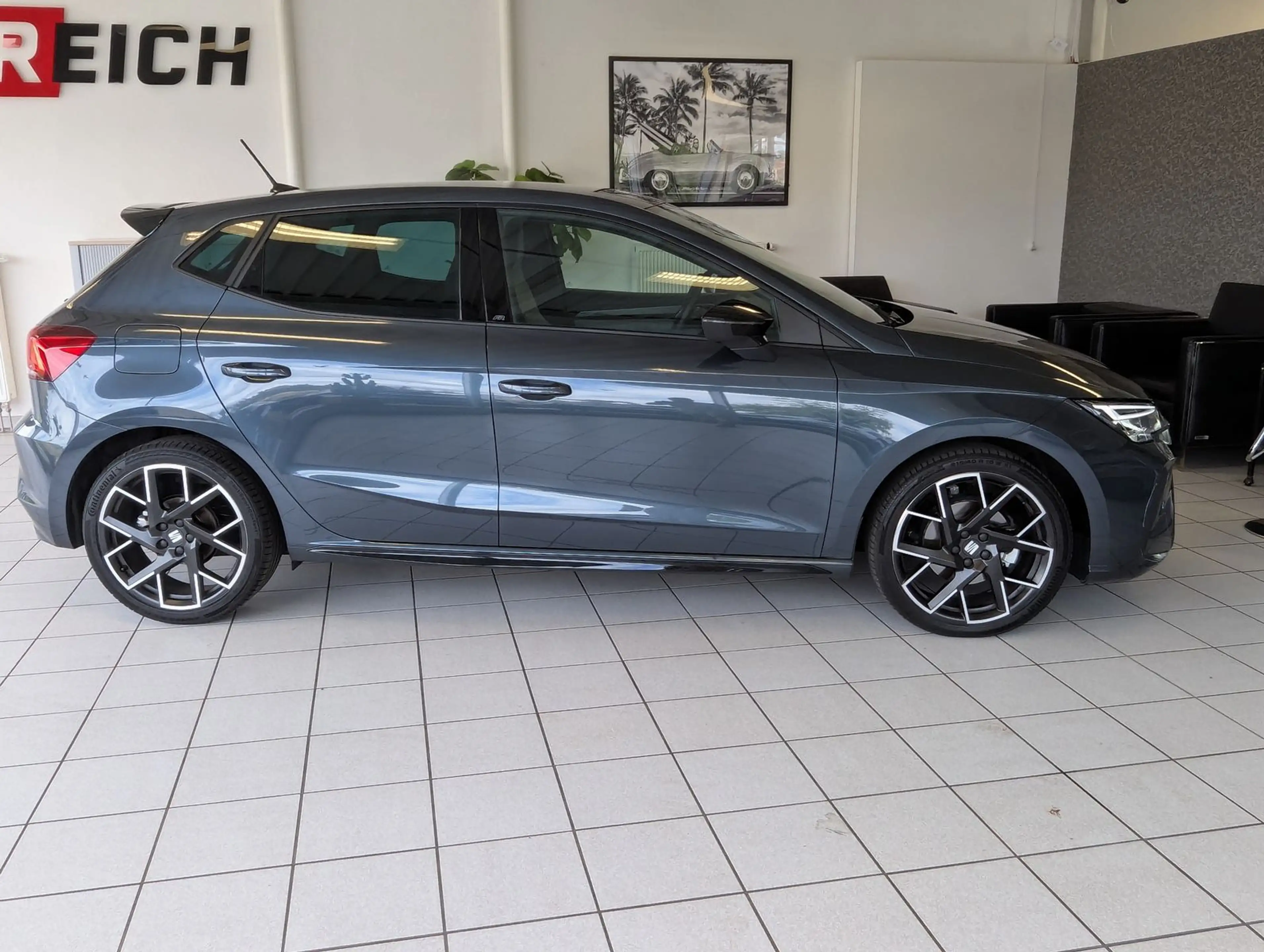 SEAT Ibiza 1.0 TSI FR Black Edition Navi ACC LED 18" — photo 8