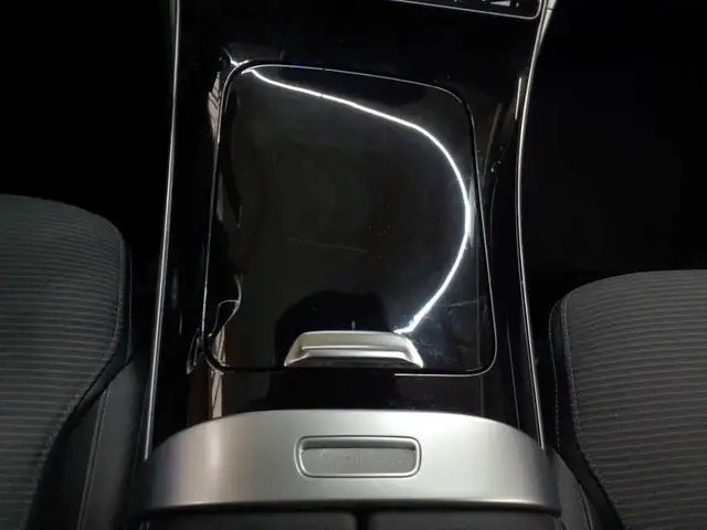 Mercedes-Benz C-Class view 10