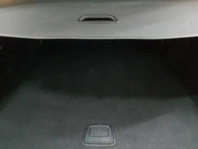 Mercedes-Benz C-Class view 15